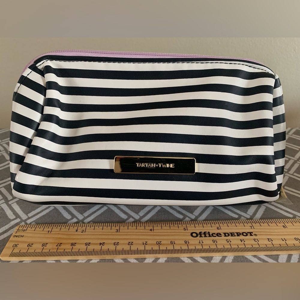 ¡SOLD! Striped Makeup Bag